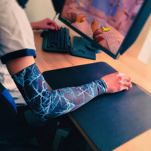esports-gaming sleeve-arm-friction reduction-smooth aim-mouse movement-improve accuracy-reduce mouse controller jitters-latency reduction-consistaim